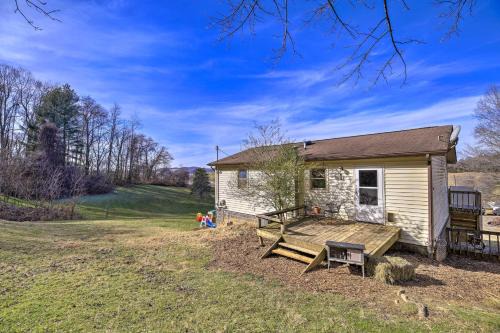 Pet-Friendly Home w/Grill & Farm in Meadowview!