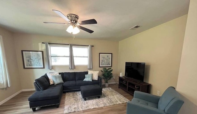 Pet Friendly Homey 3bed 1 bath