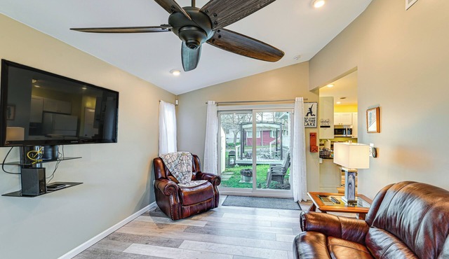 Pet-friendly Honeoye Cottage Rental: Walk to Lake!