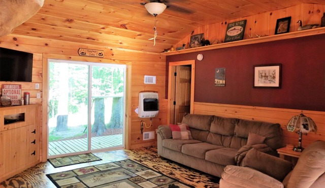 Pet friendly, hot tub, cabin