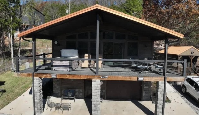 Pet Friendly, Hot Tub, Fenced In Yard, Fire Pit