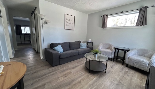 Pet-Friendly HP Home: 3 Bedrooms, Fast WiFi, Near Downtown Ferndale