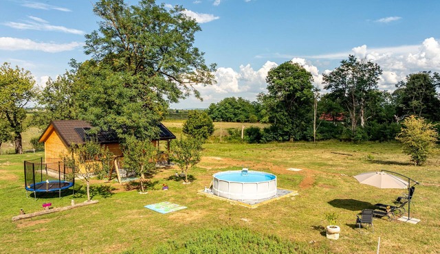 Pet friendly home in Licko Petrovo Selo with WiFi