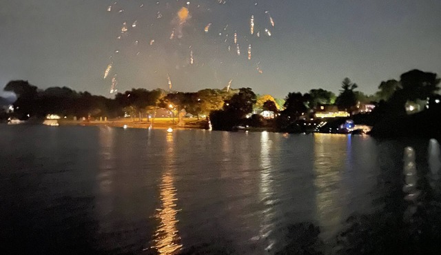 Pet Friendly Huge Lake Front Home with Stunning Views