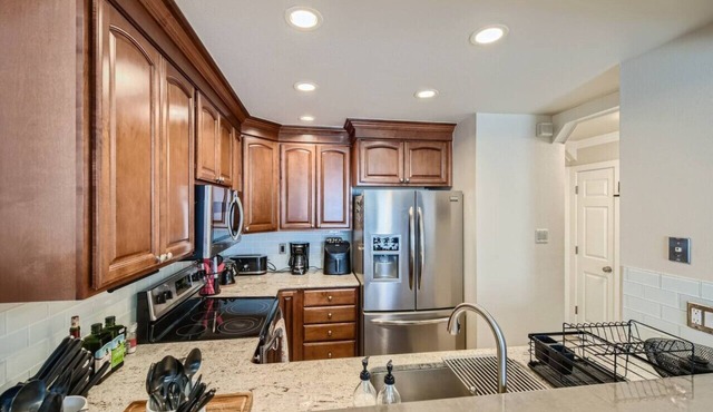 Pet Friendly I Fireplace I King Bed I Littleton
