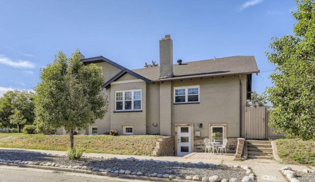Pet Friendly I Remodeled I Near RiNo | Sleeps 7