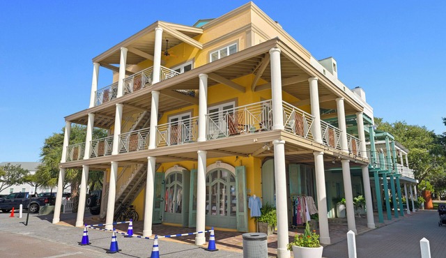 Pet Friendly in Seaside, Location, Large Wrap-Around Balcony, and Gulf View!