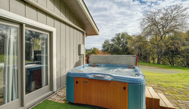 Pet-Friendly Jamestown Home w/Sweeping Views!