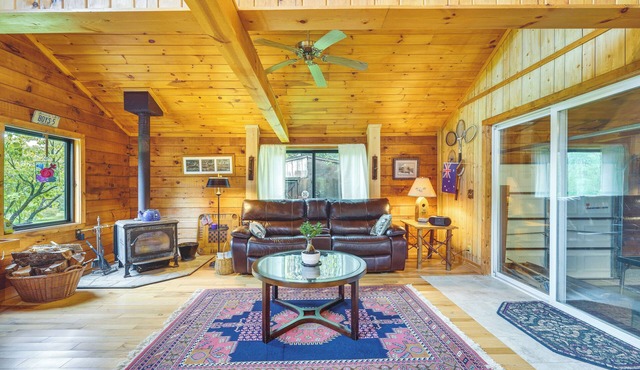 Pet-Friendly Jamestown Cabin w/Fire Pit and Deck!