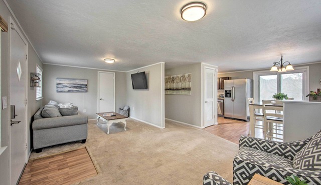 Pet-friendly Jefferson Retreat < 1 Mi to Lake!