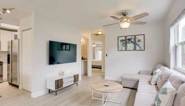 Pet-Friendly Jupiter Townhome, 6 Mi to Beaches!