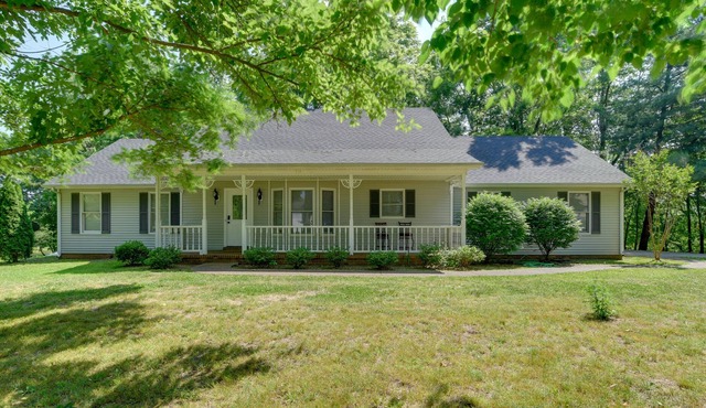 Pet-Friendly Kentucky Home Near Hiking & Kayaking!
