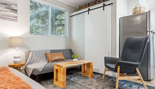 Pet-Friendly Kent Vacation Rental, Walk to Lake!