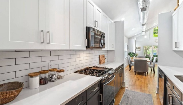 Pet-Friendly|King Beds|Walkable