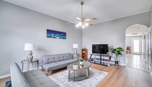 Pet-Friendly Knoxville Retreat w/Deck + Gas Grill
