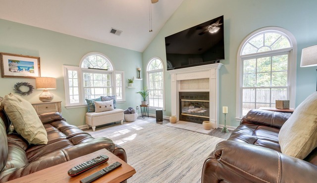 Pet-Friendly LaGrange Vacation Rental w/Deck!