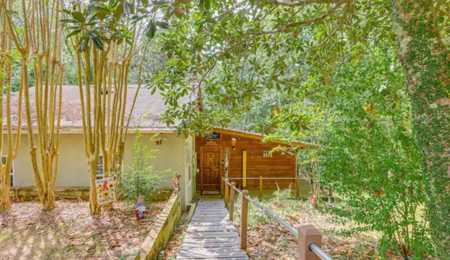 Pet Friendly -Lake Access- Single nights available
