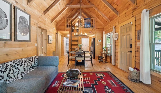 Pet-Friendly Lake Lure Cabin with Outdoor Oasis!