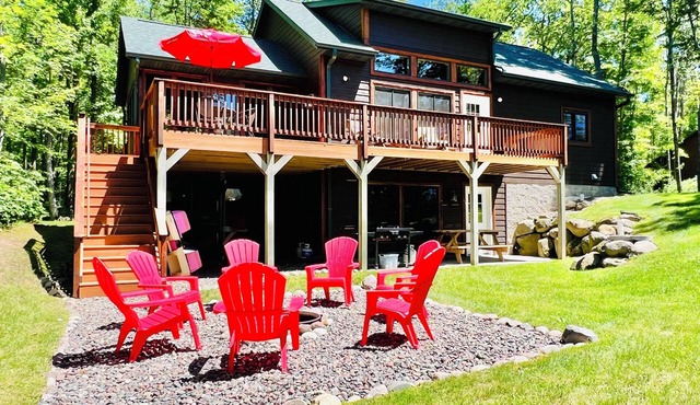 Pet-Friendly Lakeside Cabin with Kayaks and Canoe!