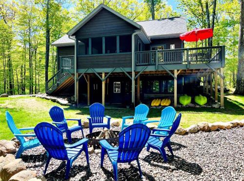 Pet-Friendly Lakeside Cabin Ideal for a Family Getaway in Wisconsin