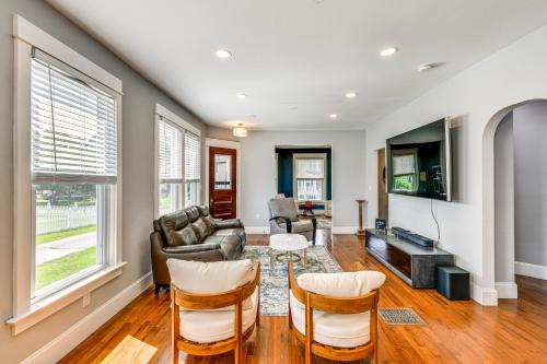 Pet-Friendly Lancaster Home 13 Mi to Dtwn Buffalo