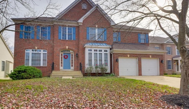 Pet-Friendly Lanham Getaway with Community Pool!