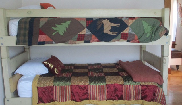 Pet Friendly, Large Family Home in Quiet Neighborhood