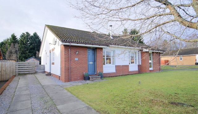 Pet friendly large four bedroom property with fire, sauna , enclosed garden with BBQ and views of th