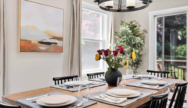 Pet-friendly, large yard, flexible extensions