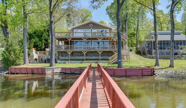 Pet-Friendly Lexington Vacation Rental on Lake!