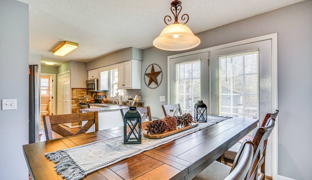 Pet-Friendly Liberty Home: Deck & Large Backyard!