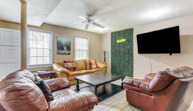 Pet-Friendly Lilburn Duplex w/Patio & Grills!