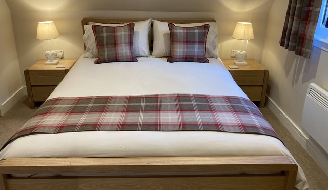 Pet friendly Lodge with Loch view