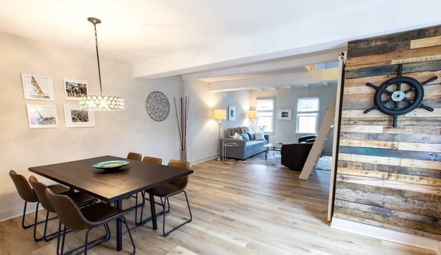 Pet-friendly Loft in popular Eastport on 2nd Floor