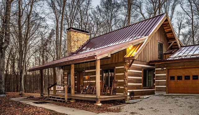 Pet-Friendly Log Cabin w/Hot Tub on 9 Acres | Near Nashville, IN