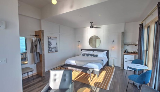 Pet-friendly, Luxe Ice House King Room at Bowline Hotel