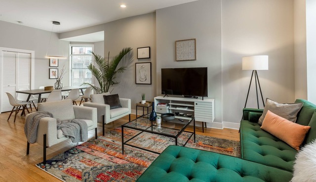 Pet-Friendly Mansion in the Heart of Old Town - Sleeps 30! by RedAwning