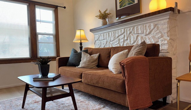 Pet-Friendly Mid-Century 2BR + Office Near PSNS, Ferry & Park-Fast WiFi