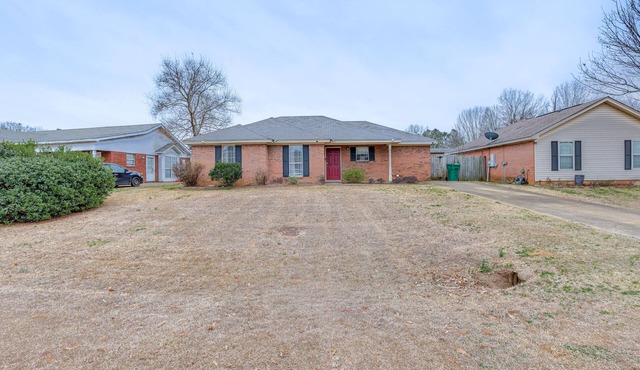 Pet-Friendly Millbrook Home: Patio & Yard!