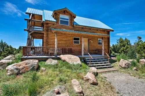 Pet-Friendly Moab Cabin with Mtn Views and BBQ!