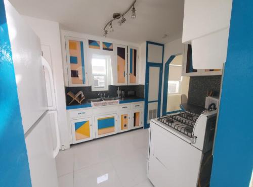 Pet Friendly Modern Casita in Heart of Nob Hill