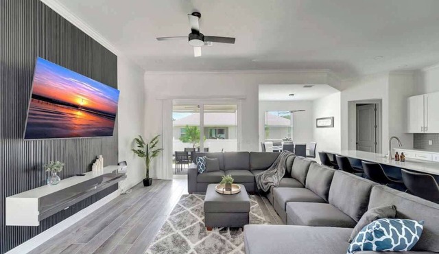 Pet-Friendly Modern Retreat Near Siesta Key