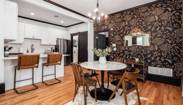 Pet Friendly | Modern Touches | Walk to Bars