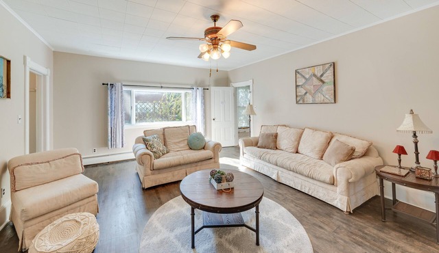 Pet-Friendly Mount Carroll Home w/Fenced-In Yard!