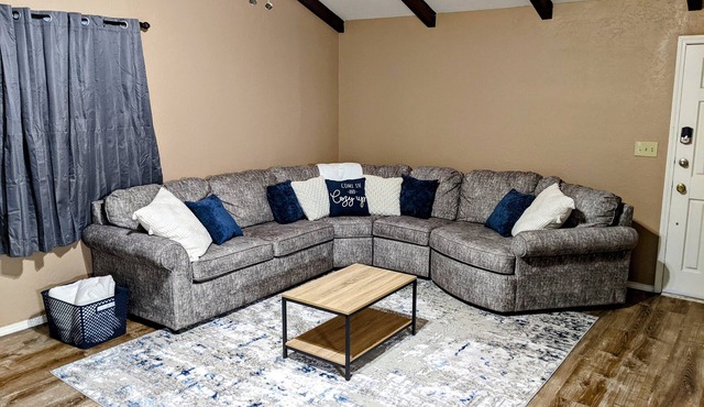 Pet Friendly Mountain View Near Sedona with Fenced Backyardn