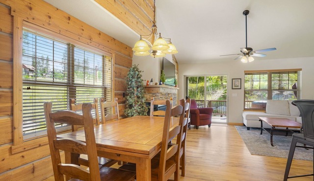 Pet-Friendly Mountain Escape with Gorgeous Views, Private Hot Tub, Garage
