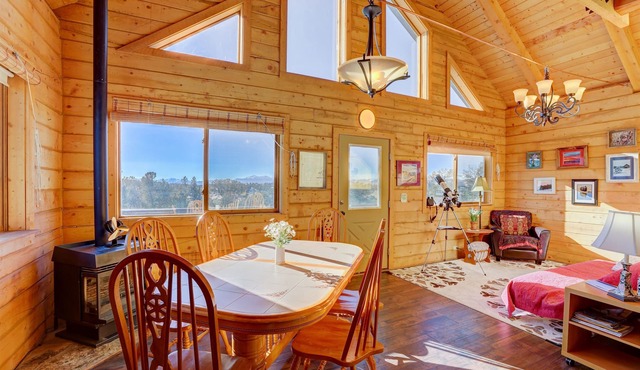 Pet-Friendly Mountain Cabin with Stunning Stargazing Views