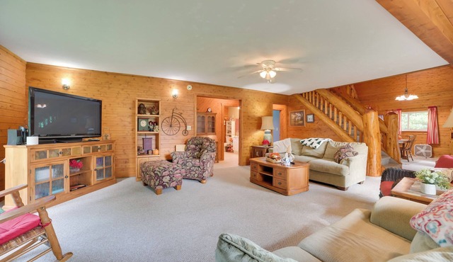 Pet Friendly Mullett Lake Home 3 Mi to Marina!