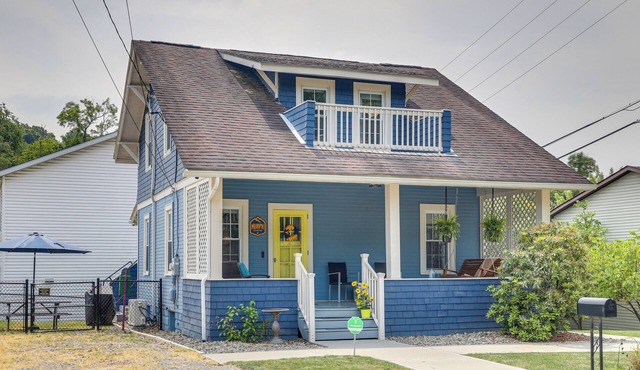 Pet-Friendly ‘Murph Landing’ - 1 Mile to WVU!