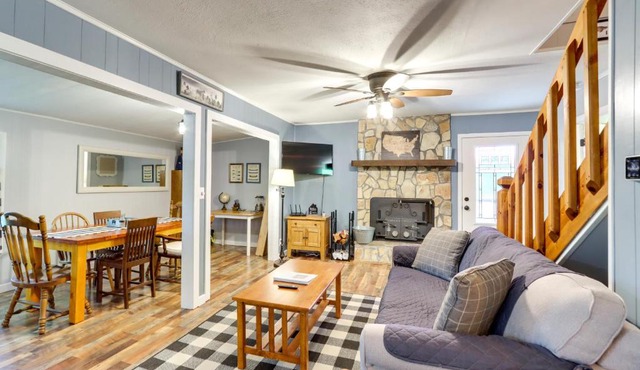 Pet-Friendly Murphy Home Grilling Deck and Fire Pit